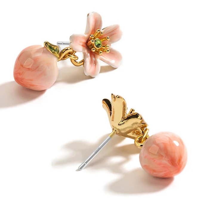Boucles d’oreilles puces Fleur de Pêcher – Élégance féminine