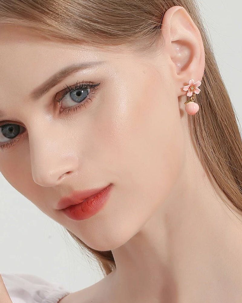 Boucles d’oreilles puces Fleur de Pêcher – Élégance féminine