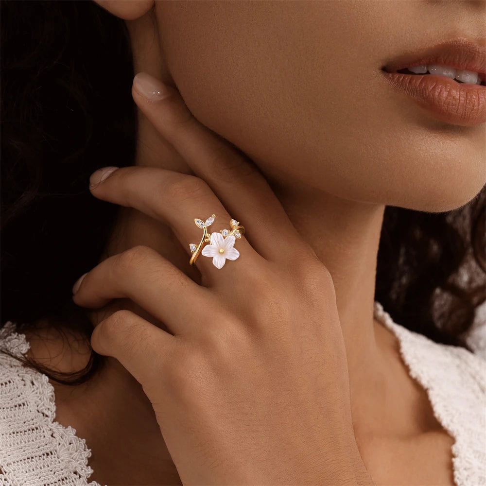 Bague en argent sterling avec fleur de naissance personnalisée