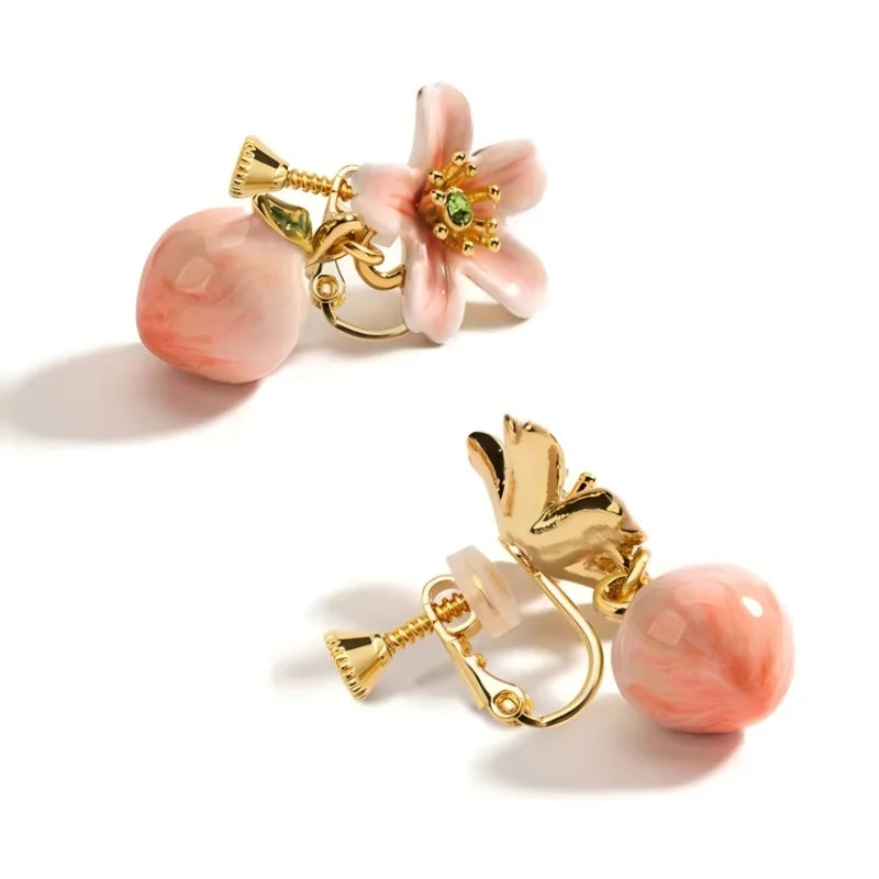 Boucles d’oreilles puces Fleur de Pêcher – Élégance féminine