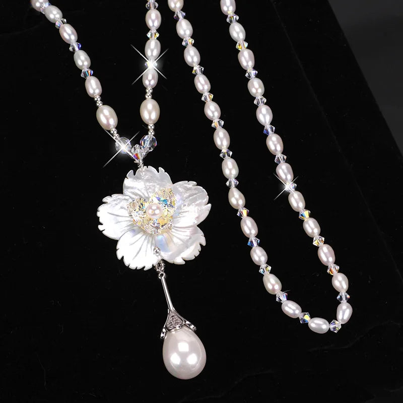 Collier Vintage Camellia Perles