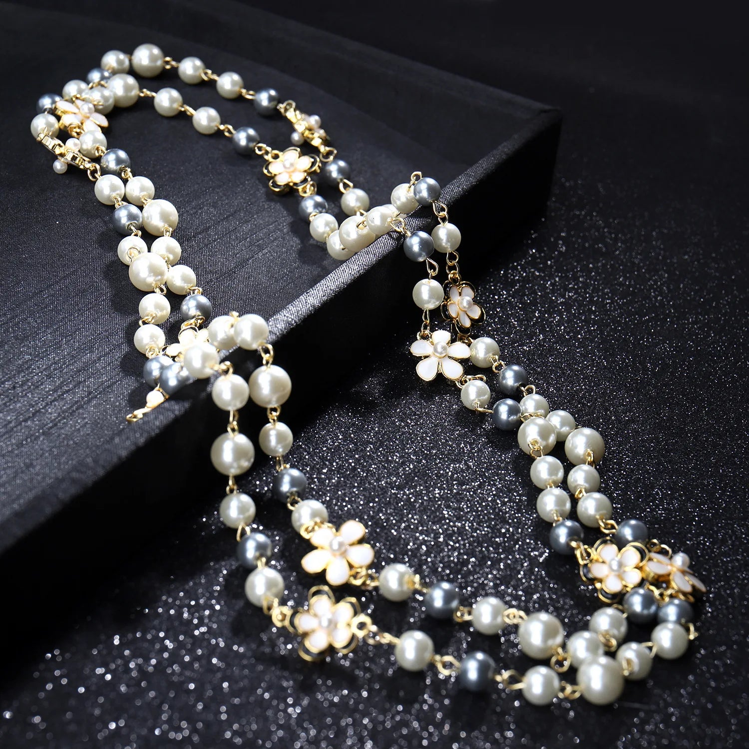 Collier Vintage Camellia Perles