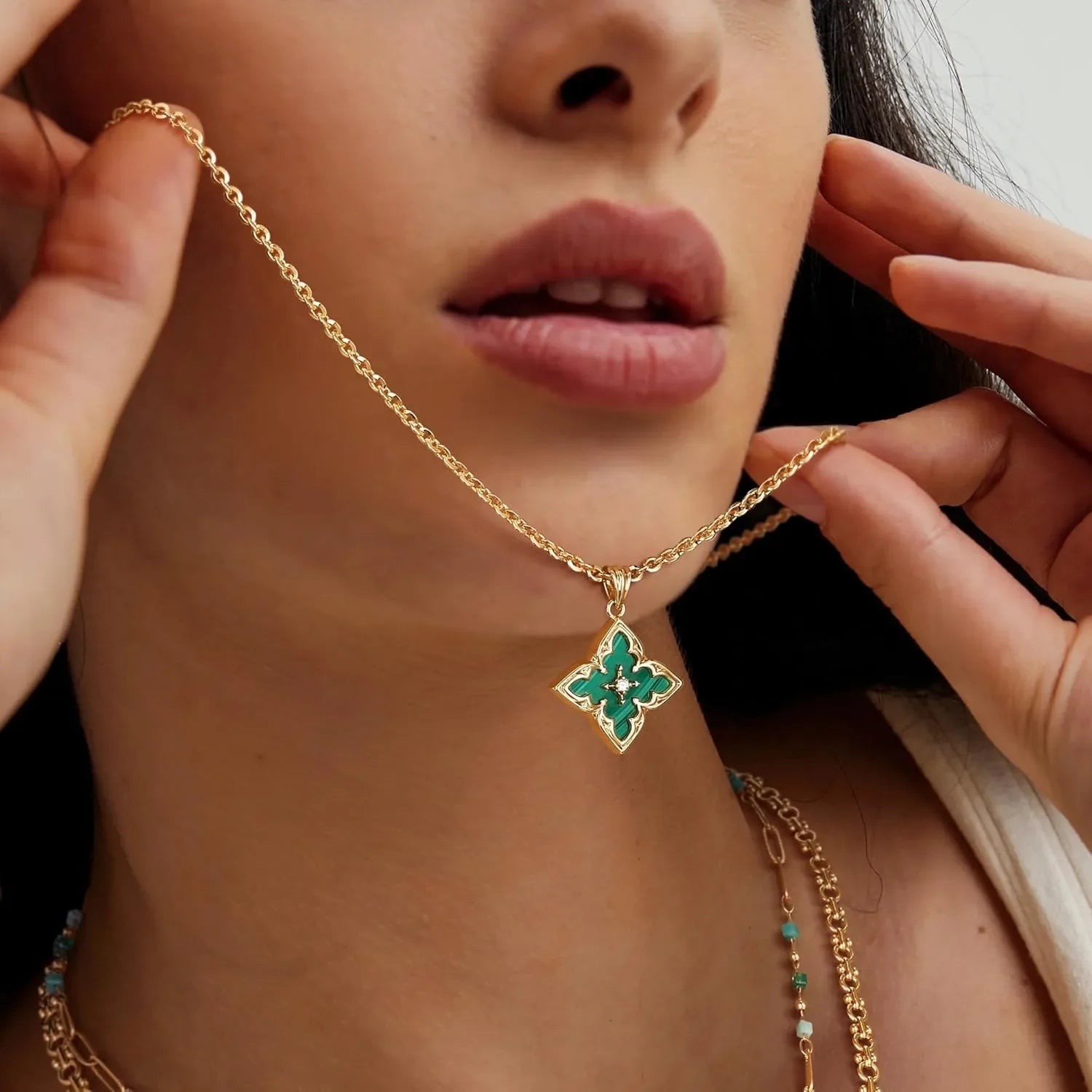 Collier Trèfle Élégant Plaqué Or avec Pendentif CZ ✨