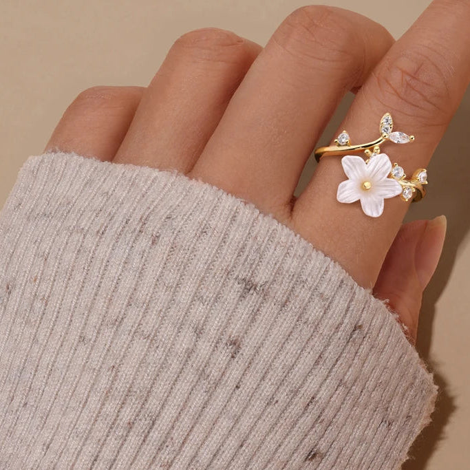 Bague en argent sterling avec fleur de naissance personnalisée